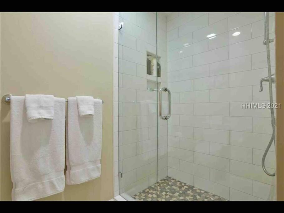 In The Heart Of Harbour Town 2Br 2Ba Pool Access Close To Beach Hilton Head Island Dış mekan fotoğraf