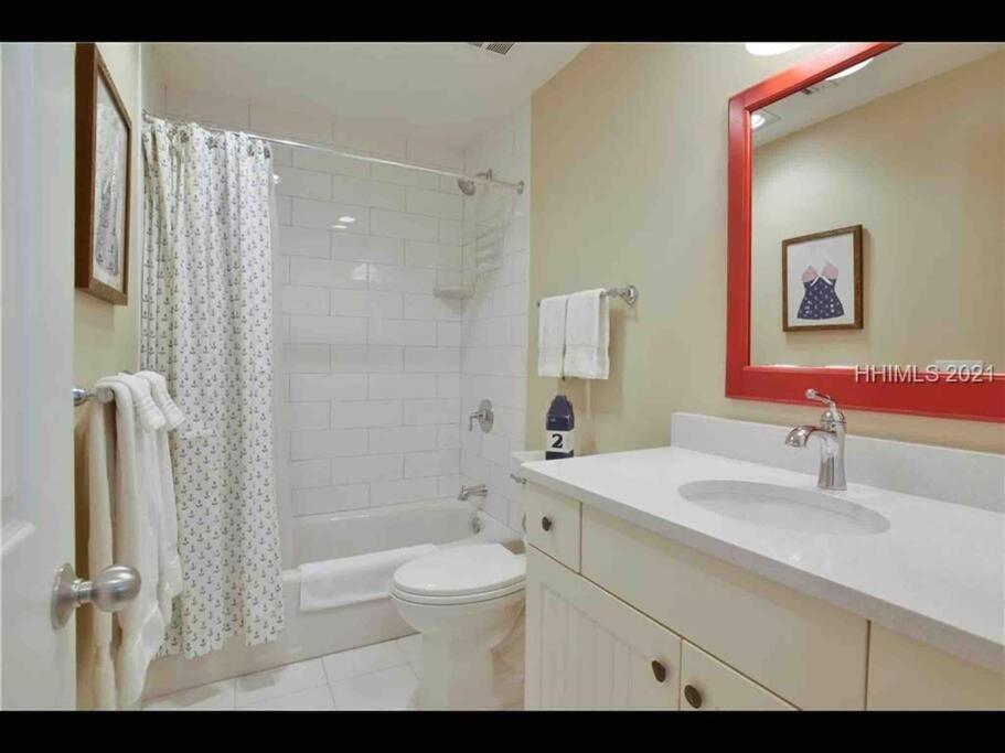 In The Heart Of Harbour Town 2Br 2Ba Pool Access Close To Beach Hilton Head Island Dış mekan fotoğraf